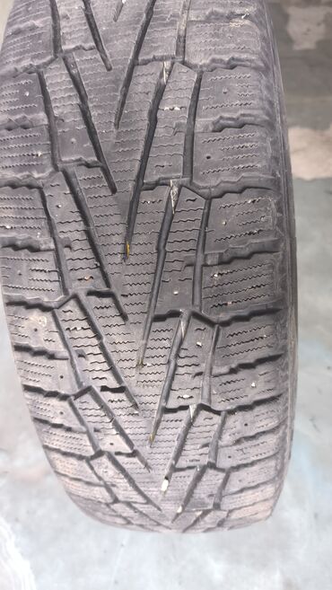 Шины: Шины 225 / 65 / R 17, Зима, Б/у, Комплект, Корея, Roadstone