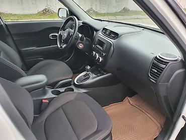 11000: Kia Soul: 2016 г., 1.6 л, Автомат, Бензин, Минивэн — 8