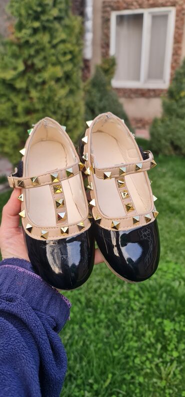 Детская обувь: Продаю обувь для девочки. Обувь новая или в идеальном состоянии ( 1-2 — 21