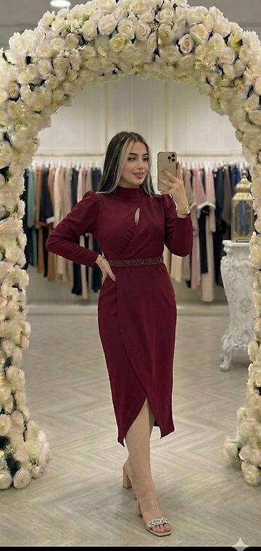 cicekli don: Qadınlar üçün zərif midi don - Model: beldə daşlı kəmər detallı, ön — 2
