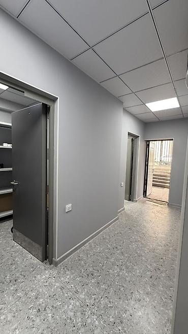 аренда цоколь: Ахунбаева Садырбаева Сдается офисное помещение Площадь: 35м2 Этаж — 7