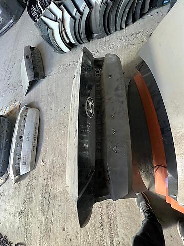 Крышки багажника и комплектующие: Крышка багажника Kia, 2021 г., Б/у, Оригинал — 11