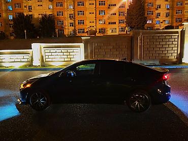 ravon 2: Hyundai Elantra: 2 l | 2016 il Sedan — 4