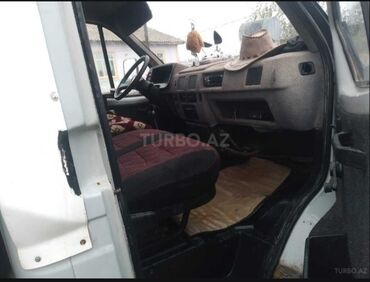 masin ucun qosqu: Yüngül yükdaşıma üçün tentli yük avtomobili - Gövdə: Ön kabinli