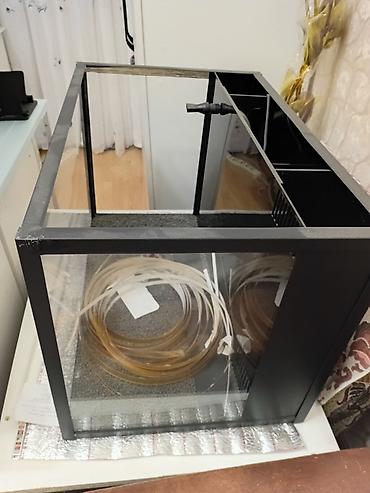akvarium baki: Akvaryum şkafı ilə üst filtrli şüşə akvaryum korpusu. - Material — 2