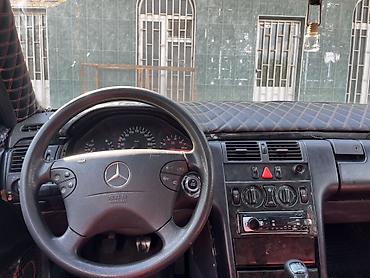 traktor 82 1: Mercedes-Benz E-Class (W210) sedan - Kuzov: 4 qapılı sedan, tünd — 6