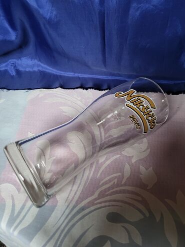 Čaše: Case nove Niksicko pivo. Nove case. sve na njima odsjaj od svetla na lalafo.rs — 9 Čaše: Case nove Niksicko pivo. Nove case. sve na njima odsjaj od svetla — 9