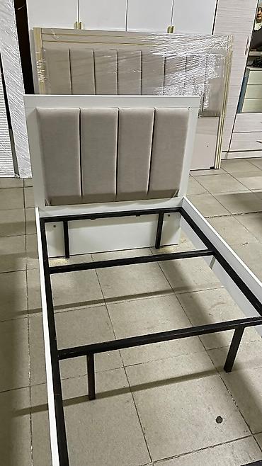 Односпальные кровати: Кровати размер200×90см каркас железный, круговой ПВХ. Матрац — 25