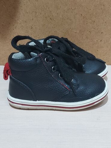 Бутсы: Детская обувь 1.3. 650с - 28 размер 4.6. 300с - 22 размер 7.9. 300с - at lalafo.kg — 7 Бутсы: Детская обувь 1.3. 650с - 28 размер 4.6. 300с - 22 размер 7.9. 300с - — 7