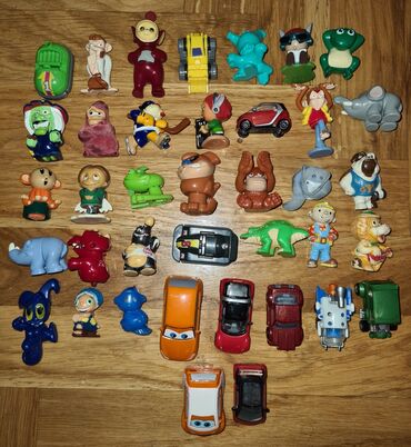 igračke na baterije: Kinder figurice dobro očuvane, ne prihvatam zamene, šaljem