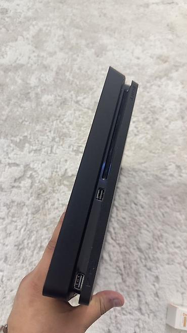 ps4 slim disk: Sony PlayStation 4 Slim oyun konsolu Xüsusiyyətlər: - Model: PS4 Slim — 2