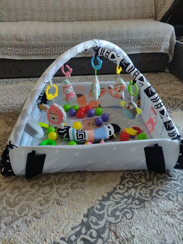 Другие товары для детей: Продаю детский коврик в хорошем состоянии в полной комплектации