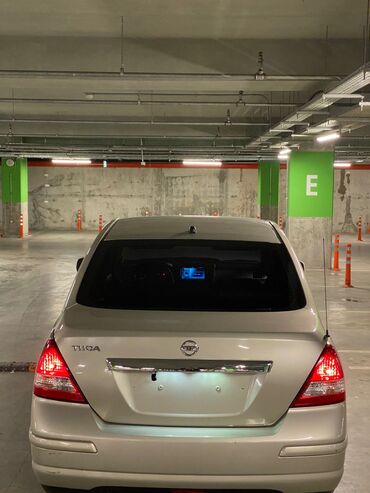 Nissan: Nissan Tiida sedan - Kül rəngə çalan açıq-bej eksteryer - 4 qapılı -da lalafo.az — 2 Nissan: Nissan Tiida sedan - Kül rəngə çalan açıq-bej eksteryer - 4 qapılı — 2