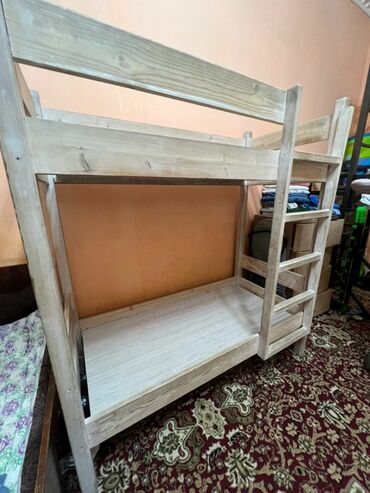подрастковая кровать: Продаётся двухъярусная кровать из натурального дерева. Прочная
