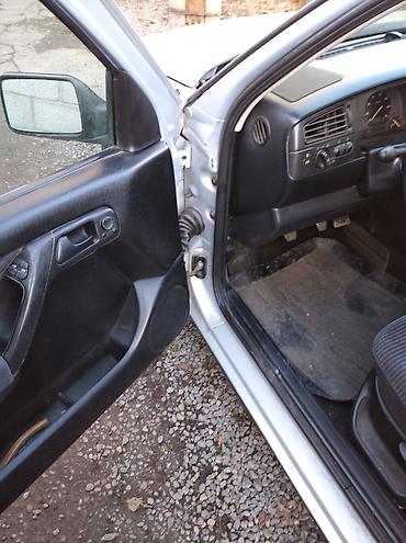 Volkswagen: Volkswagen Golf: 1994 г., 1.6 л, Механика, Бензин — 12