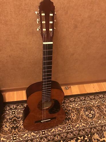 Klassik gitara
Ideal
Simler yeni.
Canta var