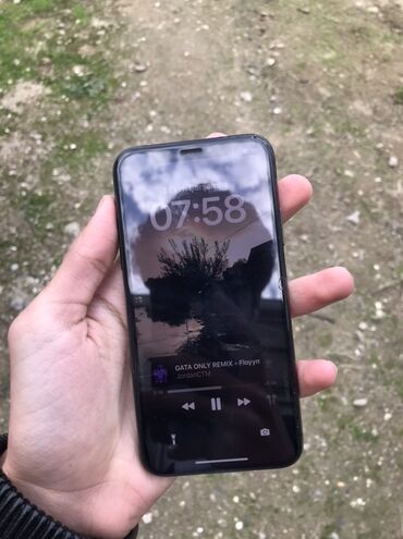 operativ yaddaş: IPhone X, 256 ГБ, Черный, Face ID
