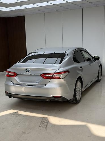 чанган юни с: Toyota Camry: 2019 г., 2.5 л, Автомат, Гибрид, Седан — 5