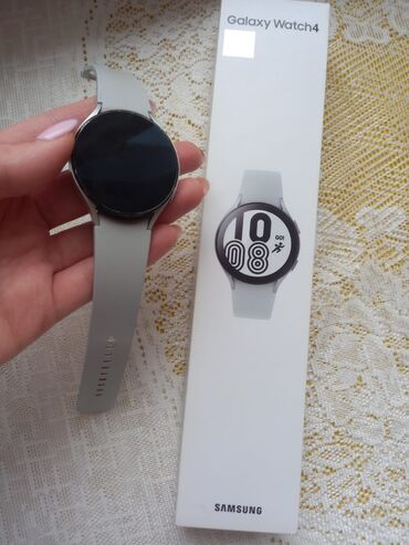 aplle watch: Samsung smart watch 4, 44mm. Az istifade llunub