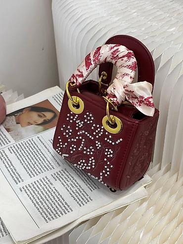 qizil qablari: Fendi üslubunda aypara formalı çiyin çantaları - Dizayn: Zərif aypara — 8