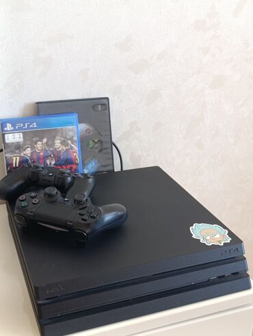 Riyaziyyat: Sony PlayStation 4 Pro 1 Tb - Model: Sony PS4 Pro - Komplekt: 2 ədəd
