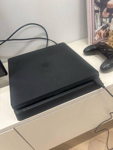 TV və video: Ps4 slim 500GB. Problemi yoxdu. Evde isledilib ela veziyyetdedi. 1