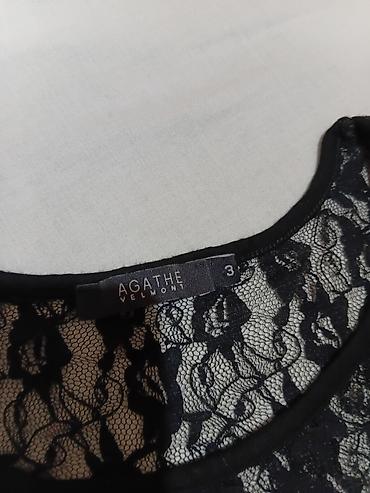 torba givenchy: Elegantna ženska kombinacija: crna čipkana bluza + suknja u — 7