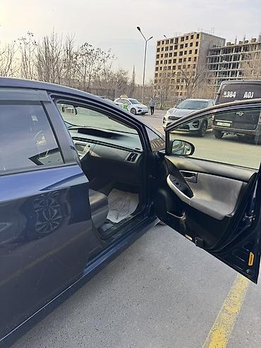 Toyota: Toyota Prius: 2015 г., 1.8 л, Вариатор, Гибрид, Хэтчбэк — 4