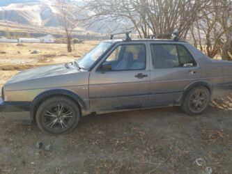 Volkswagen Jetta: 1990 г., 1.8 л, Механика, Бензин, Седан