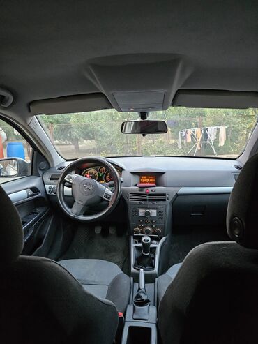 Opel: Opel Astra H – 5 qapılı hetçbek - Ban növü: hetçbek, 5 qapı - Rəng — 8