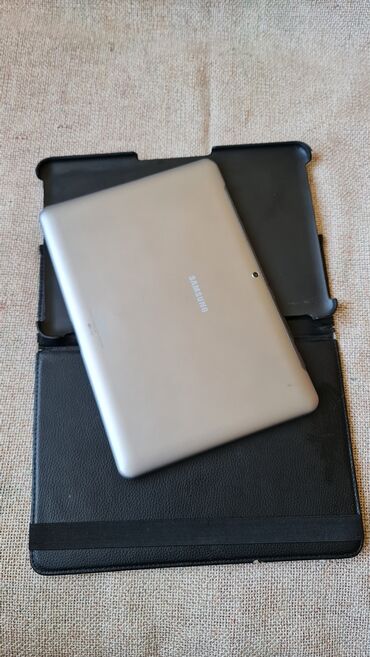 Ostalo: Tablet kao nov od 10 inca, ide sa maskom ko na slikama.sve radi — 7