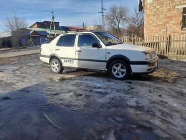 Volkswagen: Volkswagen Vento: 1992 г., 1.8 л, Механика, Газ, Седан