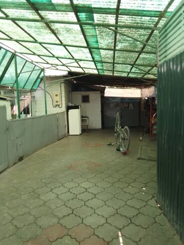 дом аламединского рынка: Дом, 60 м², 4 комнаты, Собственник, Косметический ремонт