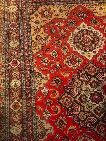 Gəncə Xalçasi– klassik Şərq üslubu, əl işi naxışlı - Material: Yüksək