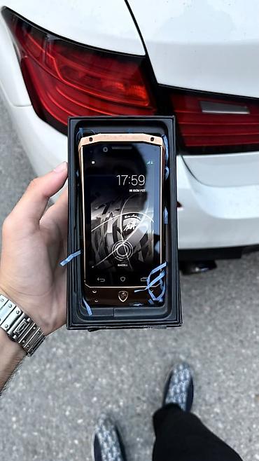060 211: Tonino Lamborghini Antares Android smartfon ötən illərdə istehsal — 3