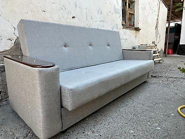 sofa: Прямой диван с деревянными накладками на подлокотниках - Современный — 8