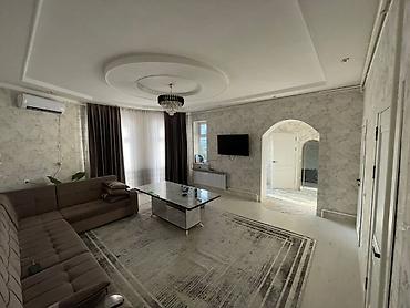 Продажа коттеджей и домов: Жер уй сатылат мал базардын жанында (паяз ата) магазиндин артында 5 — 10