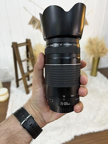 авто регистратор: Canon EF 75-300mm f/4-5.6 III teleobyektiv - Fokus məsafəsi: 75-300 — 1