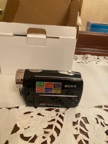 sony 250: Sony videokamera tecili satilir 250 azn