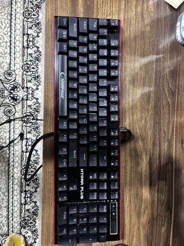 rampage v900 s: Rampage keyboard Blue switch 100% mexanika
Aşaği yeri var