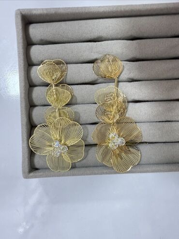 Bijuteriya dəstləri: Qadın bəzək aksesuarları – geniş seçim Məhsullar: - Qızılı tonlarda — 117