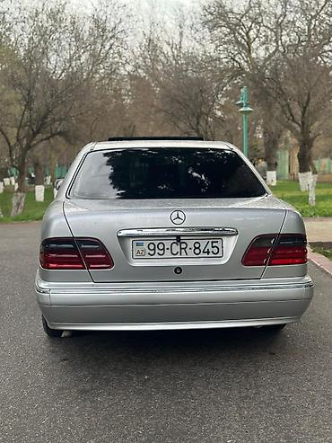Mercedes-Benz: Mercedes-Benz E-Class: 2.2 l | 1999 il Sedan — 11