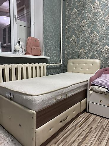bunk bed: Односпальная кровать с матрасом и выдвижными ящиками. - Размер — 2