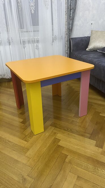 Oğlan və qız üçün, Yeni, Siyirməsiz, Sadə masa, Stulsuz