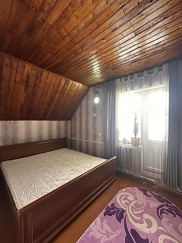 Продажа коттеджей и домов: 📍В Романовке от трассы 900 м продается мансардный дом на участке 7 по — 3