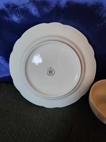 Staro posuđe i escajg: Set Kahla porcelan 7g.Nemacka. Trodelni set,bez ostecenja,sve na — 13