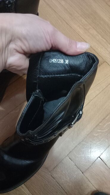 Gležnjače: Gležnjače, Opposite, 38 — 7