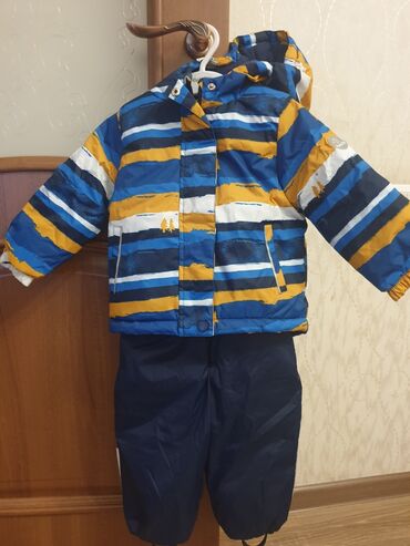 Верхняя одежда: Новый, зимний комбинезон для мальчика. Утепленный. Размеры есть 80см