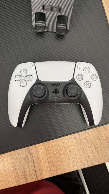 PS2 & PS1 (Sony PlayStation 2 & 1): Playstation 5 dualsense orijinal ve teze kimi veziyyetde. Hec bir