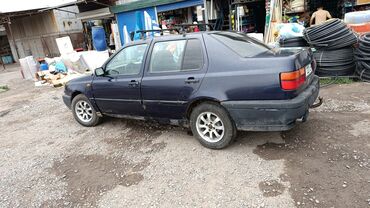 аварийный венто: Volkswagen Vento: 1995 г., 1.8 л, Механика, Бензин, Седан